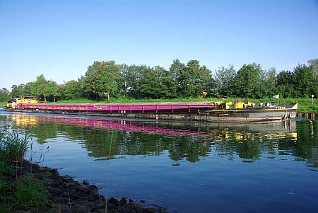 Kanalschiff auf dem Wesel-Datteln-Kanal