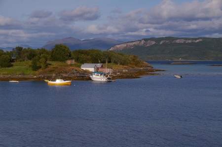 Boote, Inseln und Meer